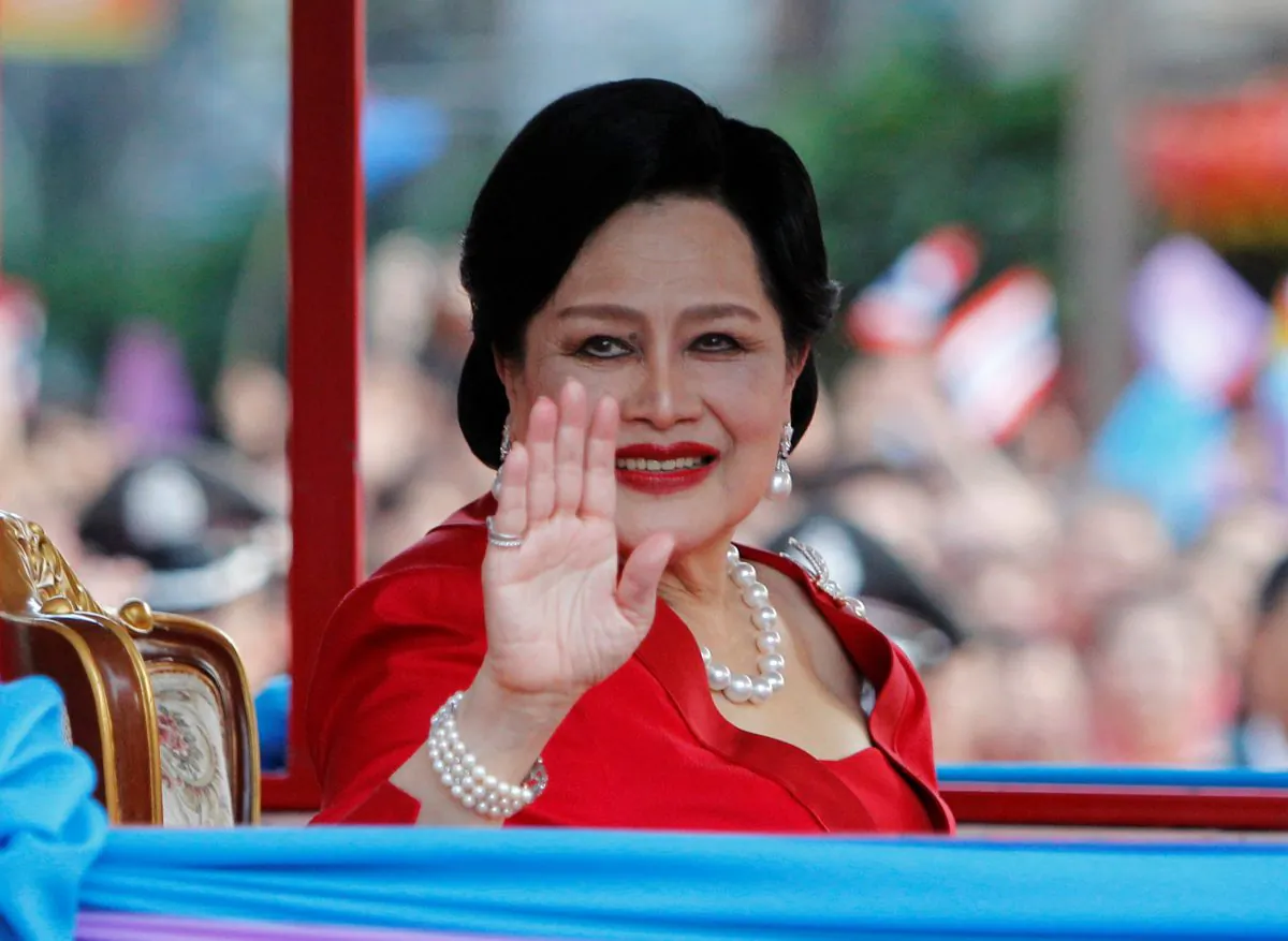 File photo: Thailand's Queen Sirikit waves to people during her arrival in Chinatown for Lunar New Year celebrations in Bangkok January 23, 2012. (Reuters/Sukree Sukplang/File Photo)