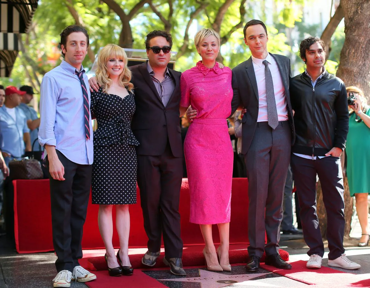 Actress Kaley Cuoco (3rd-R) poses with the cast of the Big Bang Theory at the Hollywood Walk of Fame on October 29, 2014 in Hollywood. (Mark Davis/Getty Images)