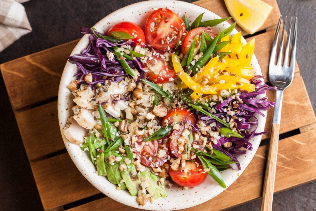 A healthy diet should include half a plate of fruits and vegetables. (Vitchakorn Koonyosying/Unsplash)