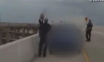 Texas Officers Save Suicidal Woman Threatening to Jump From Bridge
