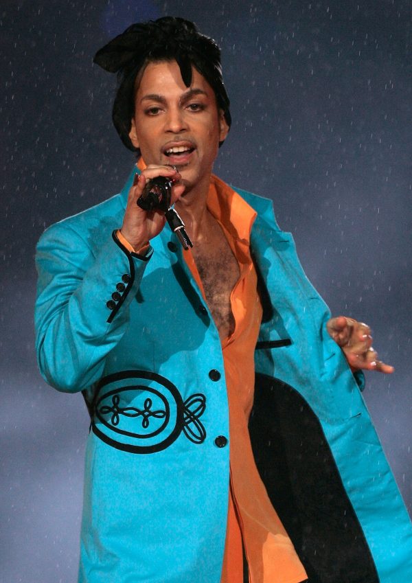 Prince performs at the Superbowl halftime show