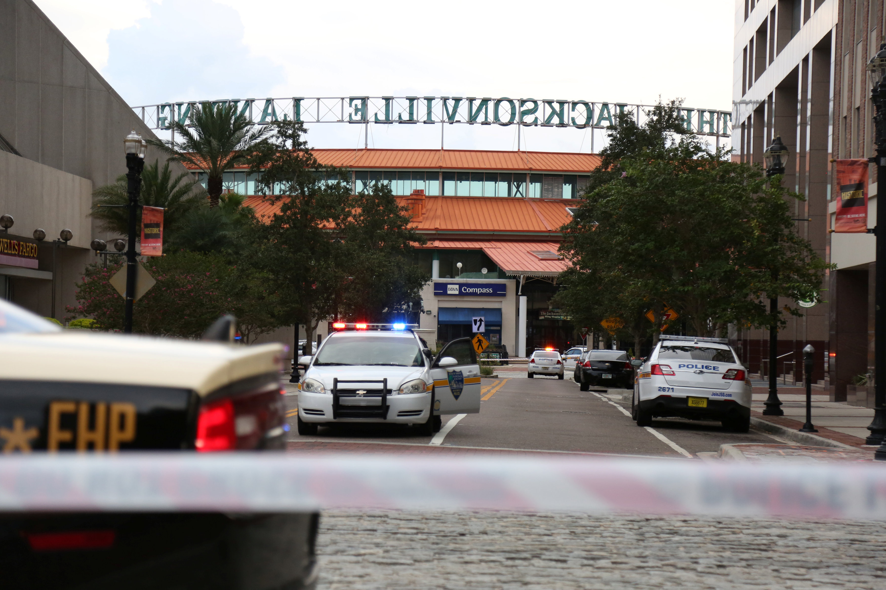 Florida shooting witness doesn't blame guns