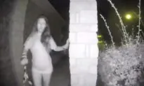 Mystery Texas Woman Seen Ringing Doorbell for Help Defends Alleged Assailant