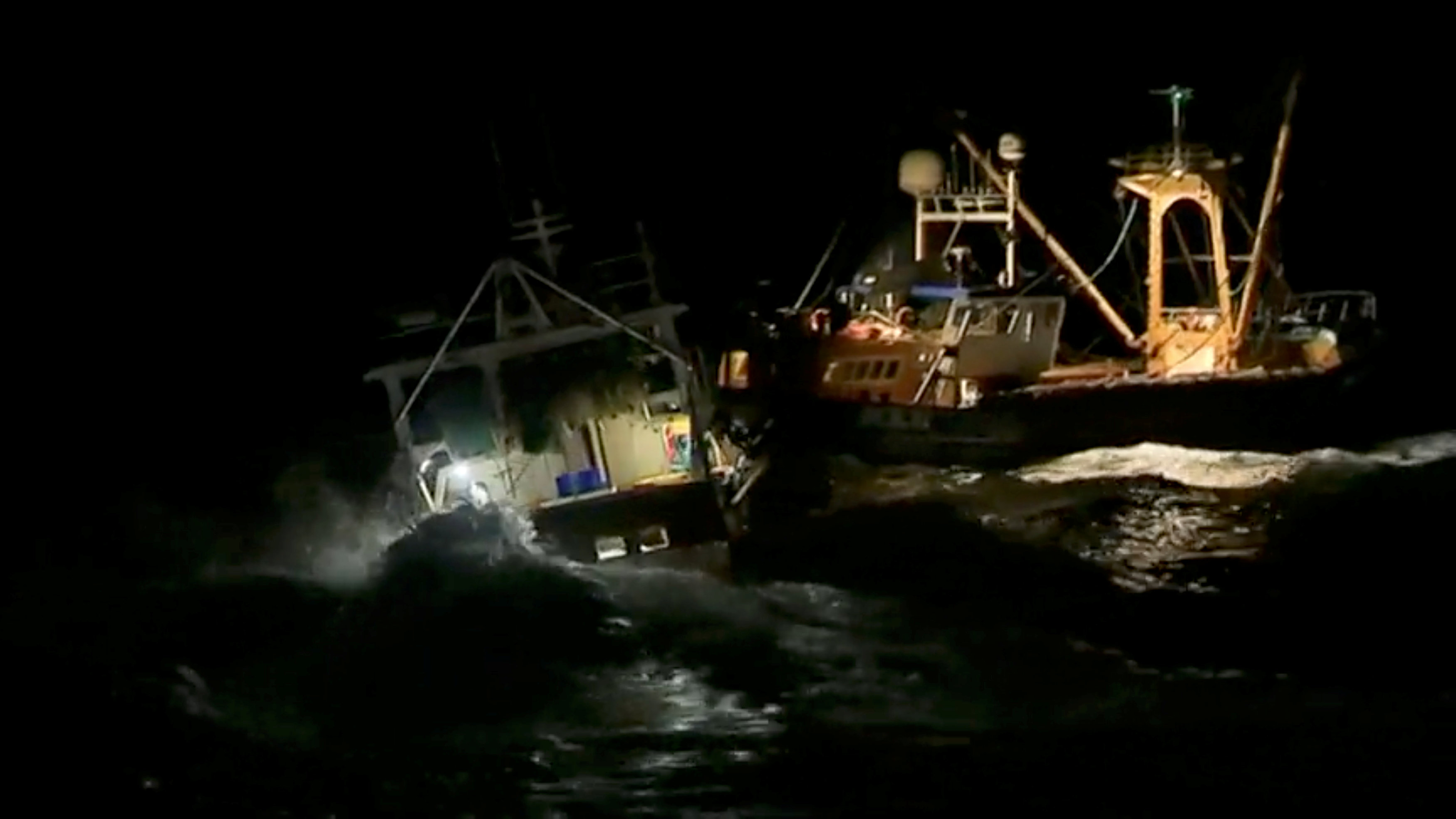French and British fishing boats collide