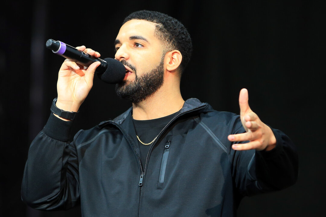 Drake Shouts out to 11-Year-Old Megafan at New York Concert: ‘I’m Happy ...