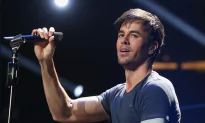 Enrique Iglesias Runs Like a Turkey to Make His Twins Laugh