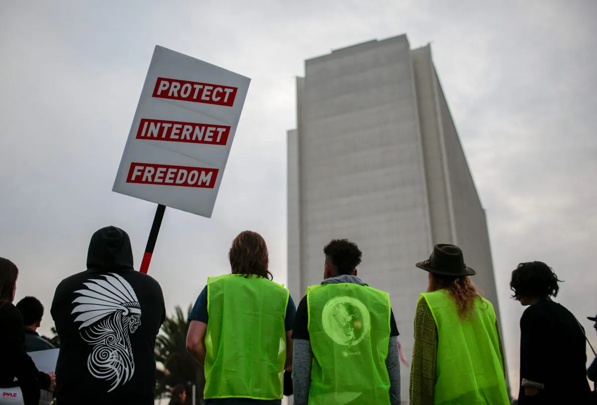 Supporters of net neutrality protest the FCC in Los Angeles on Nov. 28, 2017. (Reuters/ Kyle Grillot)
