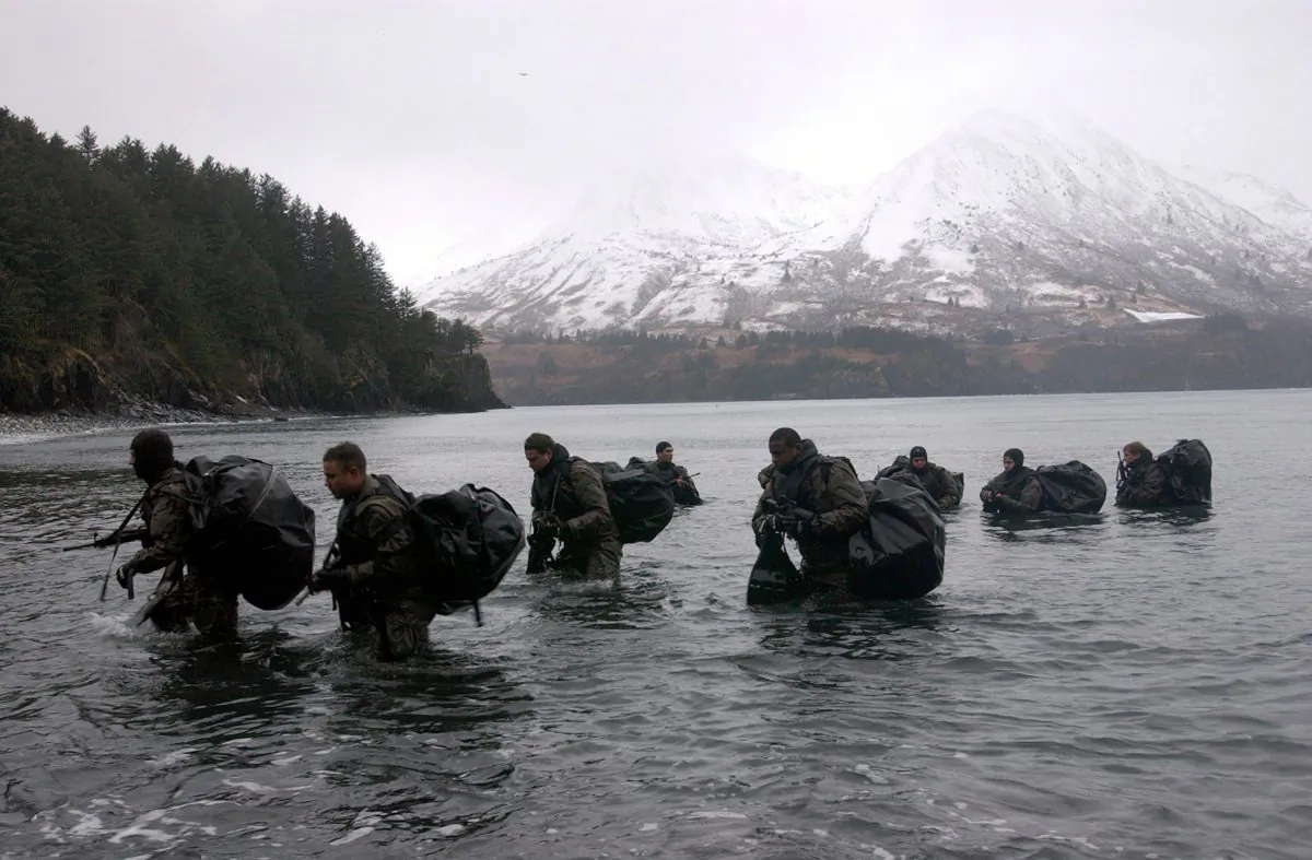 Navy SEALs perform Advanced Cold Weather training in Kodiak, Alaska, on Dec. 14, 2003. (2nd Class Eric S. Logsdon/U.S. Navy via Getty Images)
