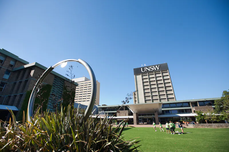 UNSW Library Lawn and library building, with clock in foreground, circa 2009. (unsw.flickr/Flickr CC BY 2.0 ept.ms/2haHp2Y)