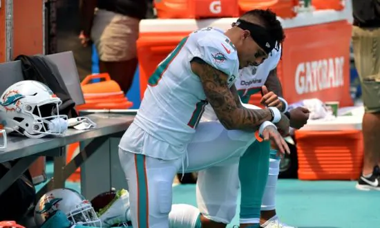 Trump Points to Plummeting NFL Ratings as Anthem Protests Continue