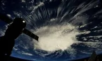 Hurricane Florence Grows in Size but Winds Weaken, Conditions Still Life-Threatening