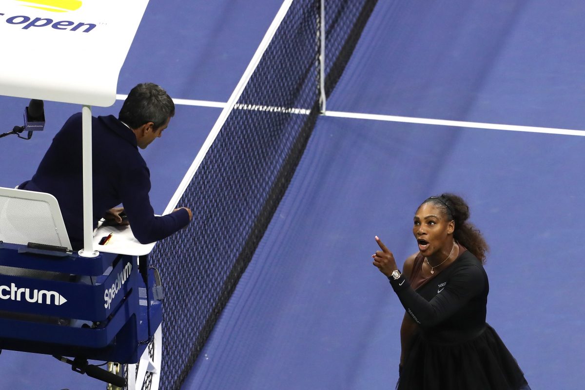 Serena Williams yells at umpire