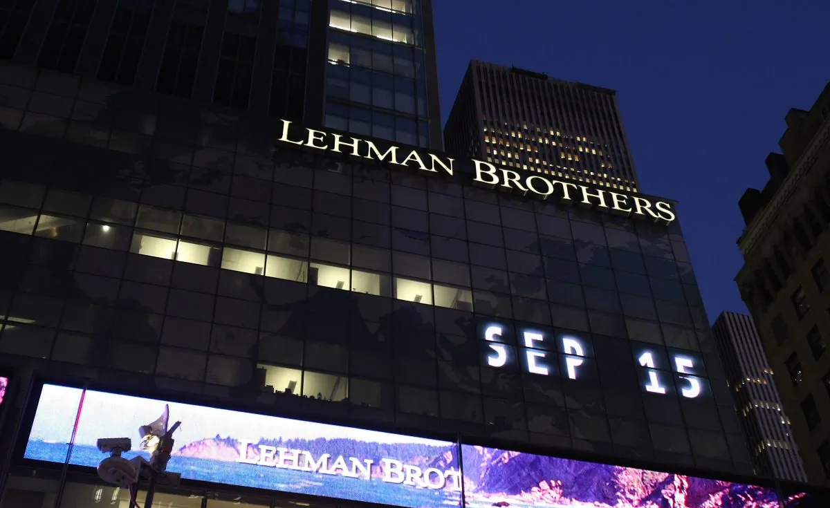 The Lehman Brothers’ name is illuminated at its headquarters on Sept. 15, 2008, in New York City. (Mario Tama/Getty Images)