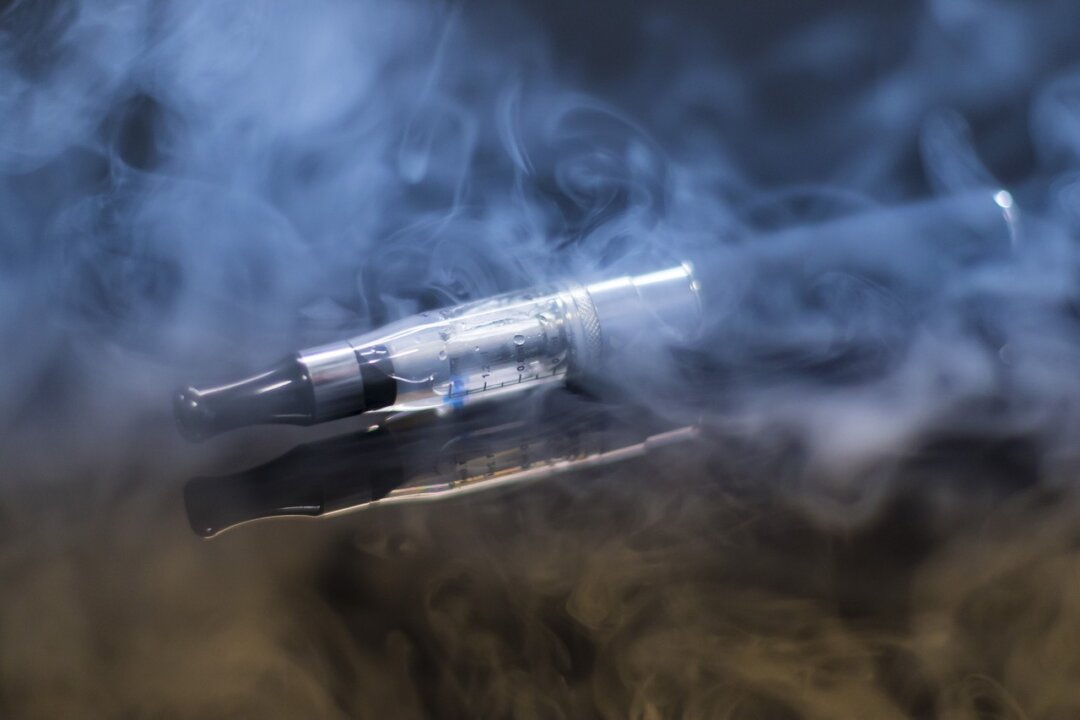 When smokers switched from traditional cigarettes to “heat-not-burn” devices, researchers didn’t find any evidence of improvements in lung function. (rolandmey/Pixabay)