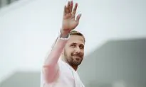 Ryan Gosling Finally Visits Cafe After Its Cardboard Cutout Campaign During TIFF