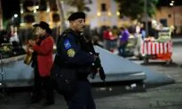 Three Killed in Mexico City Tourist Hotspot, Police Chase ‘Mariachi’ Gunmen