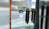 Typhoon Mangkhut Slams Hong Kong After Killing Dozens in Philippines