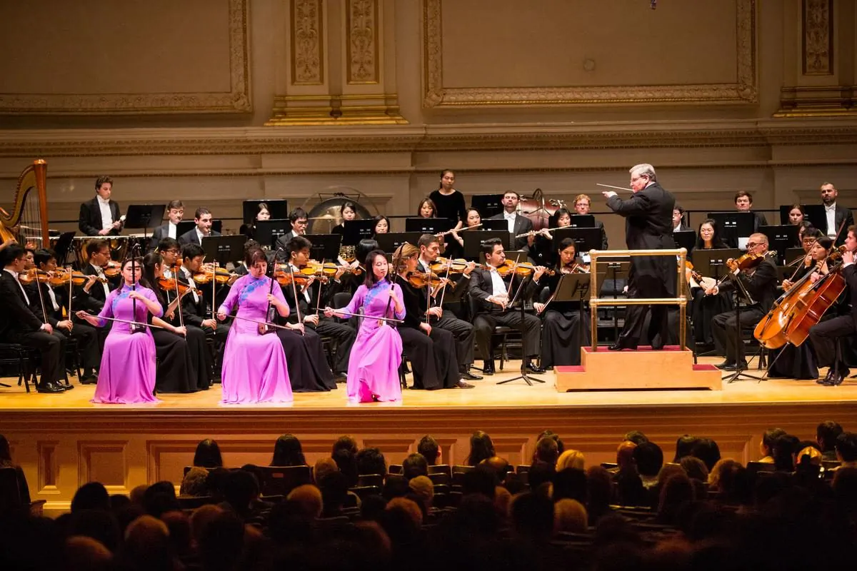 Shen Yun Symphony Orchestra at Carnegie Hall on Oct. 14, 2017. The orchestra’s fall tour will arrive in the United States on Oct. 7 and play at Carnegie Hall once again. (Dai Bing/The Epoch Times)