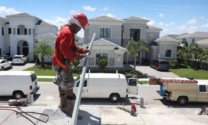 Construction worker in Boca Raton, Fla., on Aug. 21, 2018. (Joe Raedle/Getty Images)