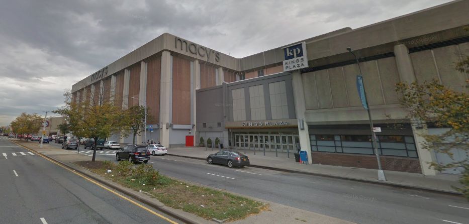 Video: King's Plaza Mall in Brooklyn Catches on Fire