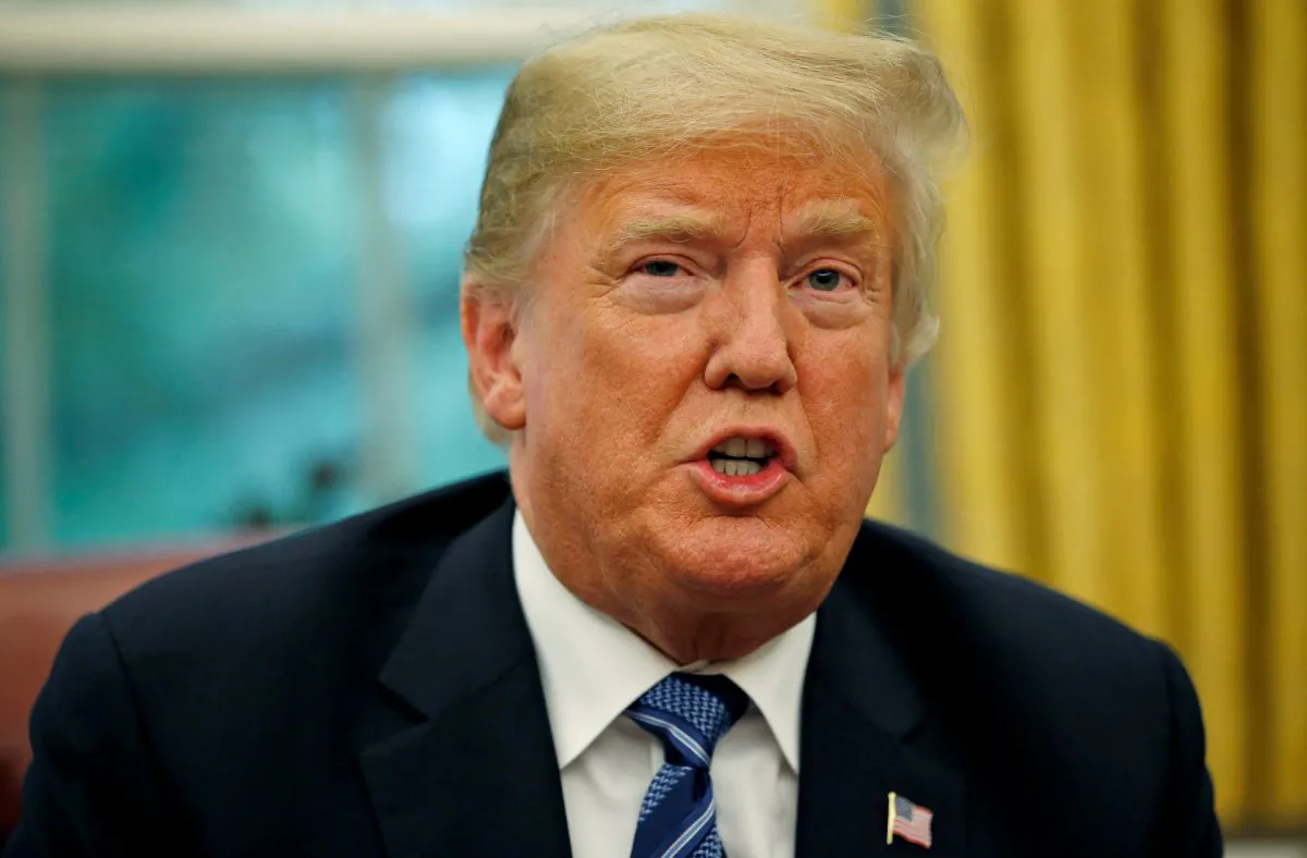 U.S. President Donald Trump holds an Oval Office meeting on preparations for hurricane Florence at the White House in Washington D.C. on September 11, 2018. (Leah Millis/Reuters)