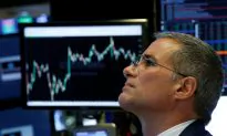 Global Stocks Rise Amid New Tariffs, Dollar Gains