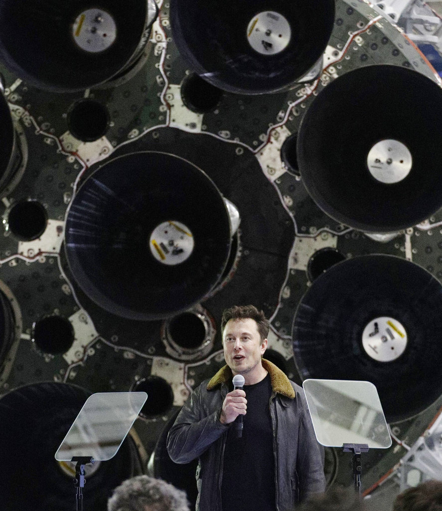 Elon Musk talks about Moon Flight