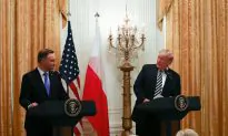 US to Consider Putting Military Base in Poland, Trump Tells Polish President