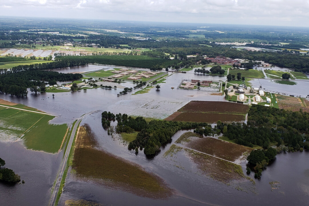 Aerial view of farms flooded after the passing of Hurricane Florence in eastern North Carolina, U.S., September 17, 2018. (Reuters/Rodrigo Gutierrez)