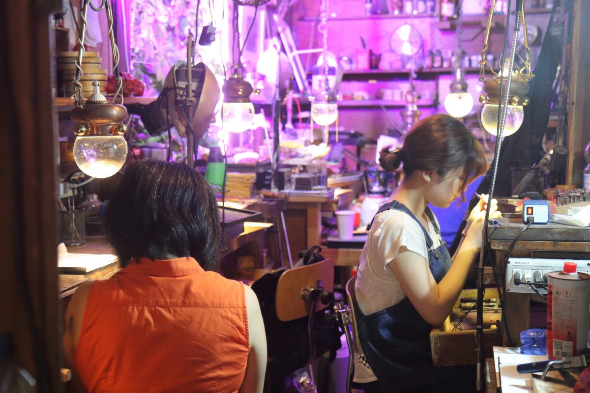 The workshop of Alessandro Dari, Goldsmith in Florence.