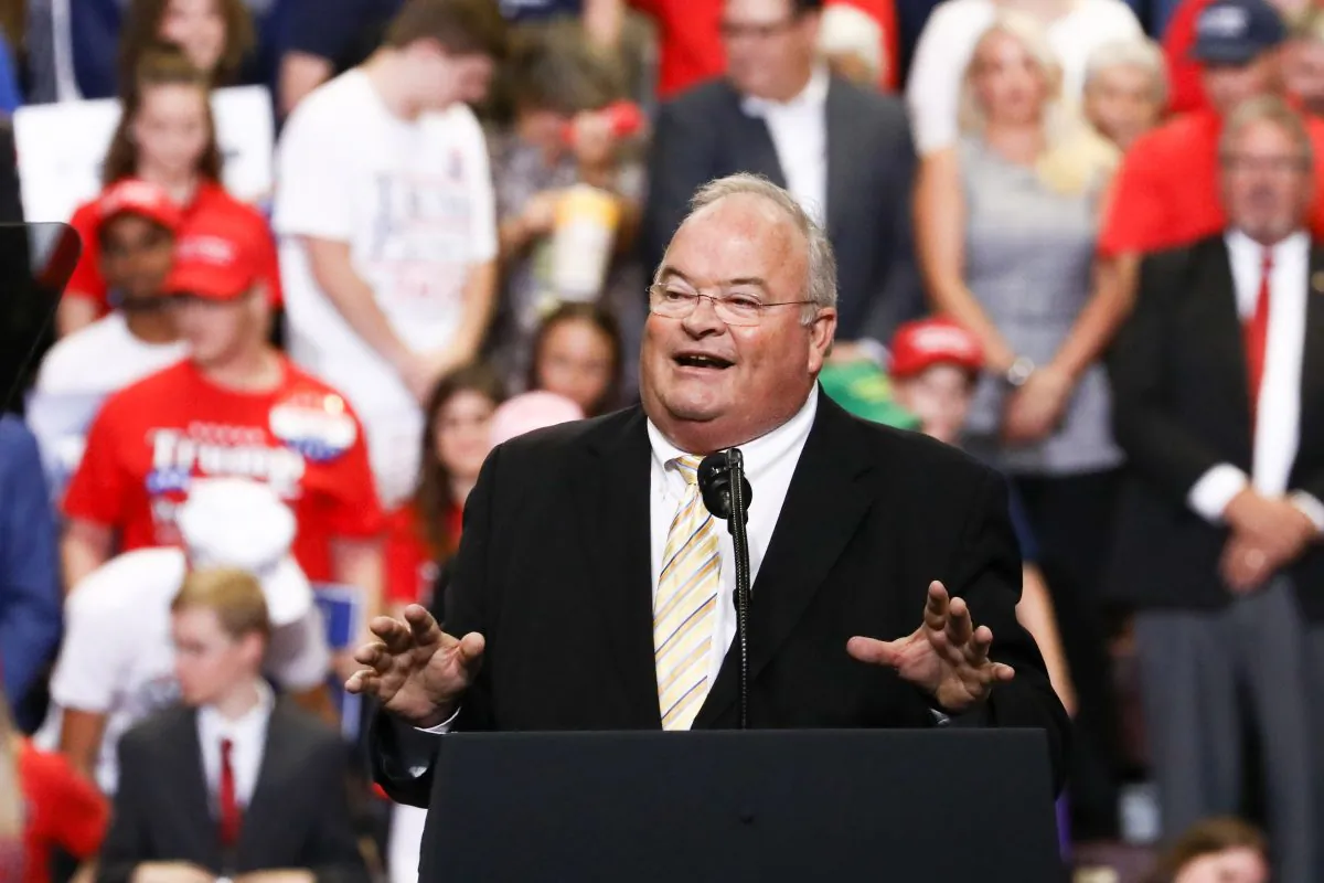 Rep. Billy Long (R-Mo.) at Trump's Make America Great Again rally in Springfield, Mo., on Sept. 21, 2018. (Charlotte Cuthbertson/The Epoch Times)