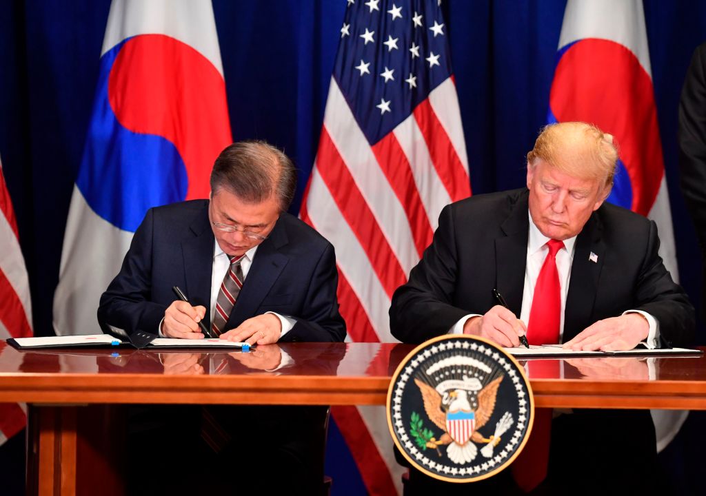 us-south-korea-sign-revised-free-trade-agreement