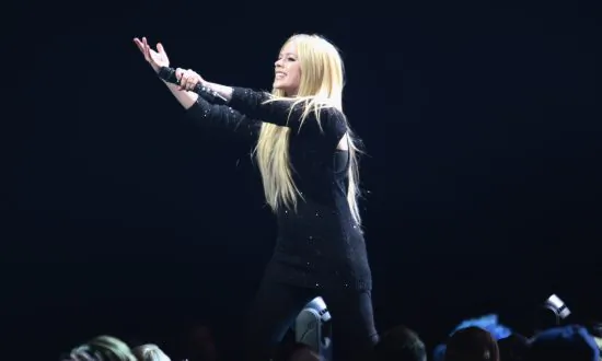 Avril Lavigne Debuts First Music Video in 5 Years to Celebrate Her Birthday