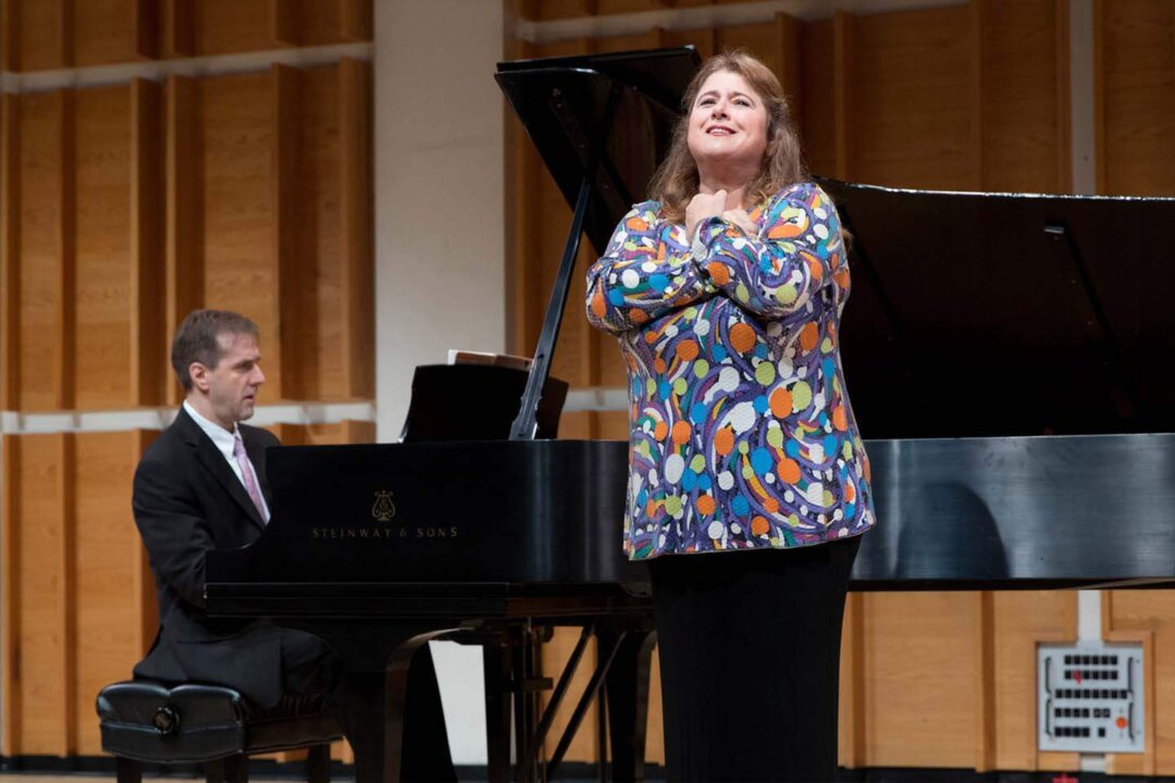 Lynic Riggle Classical Music Stars Bring High Art Without the Jargon | The Epoch Times