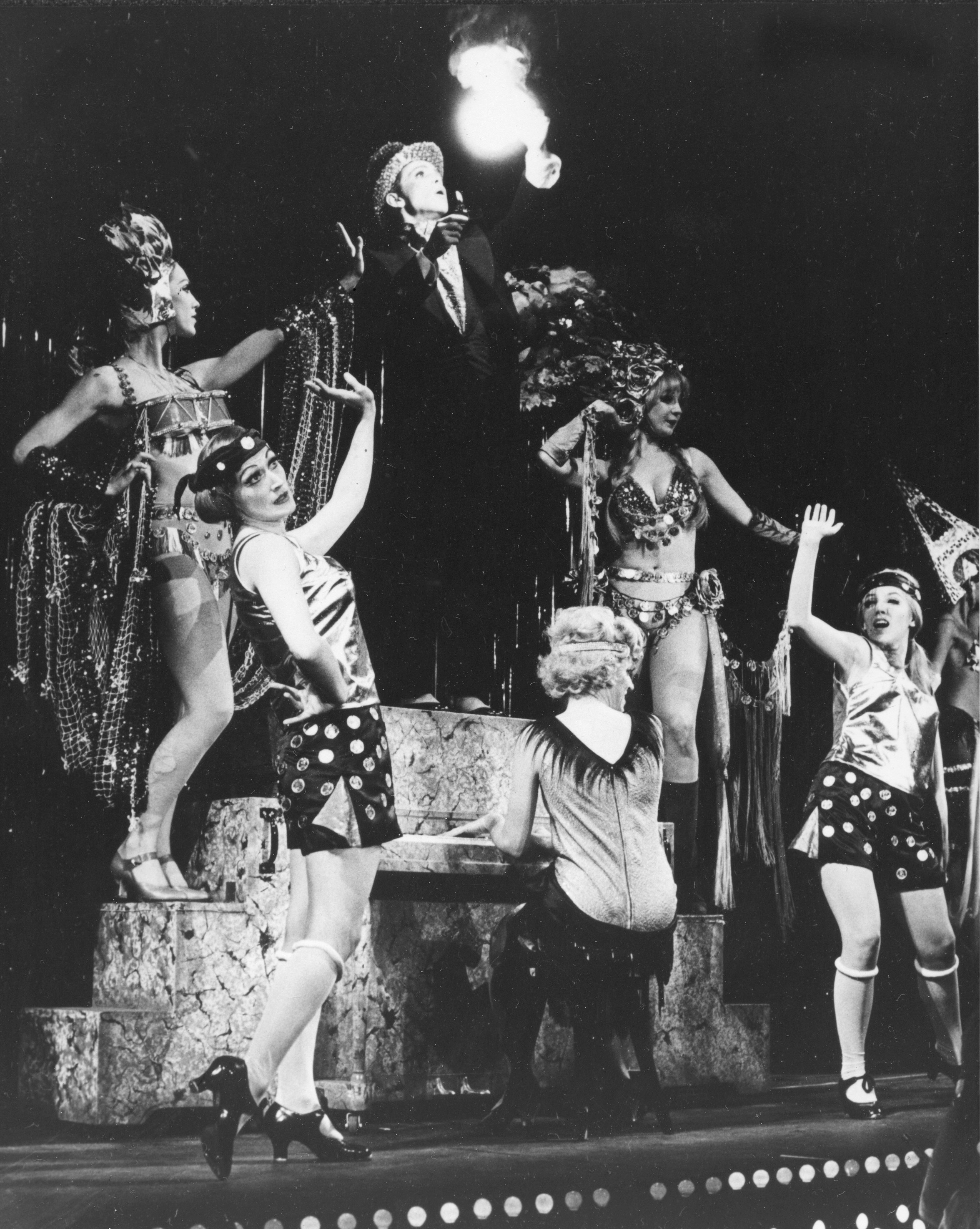 Joel Grey, master of ceremonies