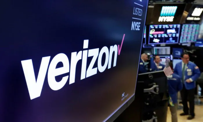 2 Top Democrat Congressmen Question Pentagon’s Inquiry into Nationalized 5G