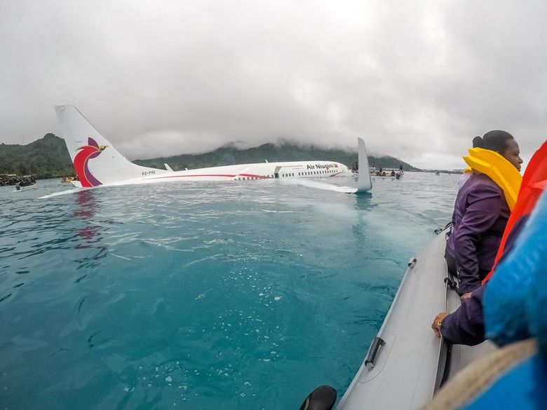 navy rescues in video of plane crash