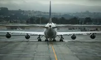 United Airlines Plane Lands Safely in Sydney After Mayday Call