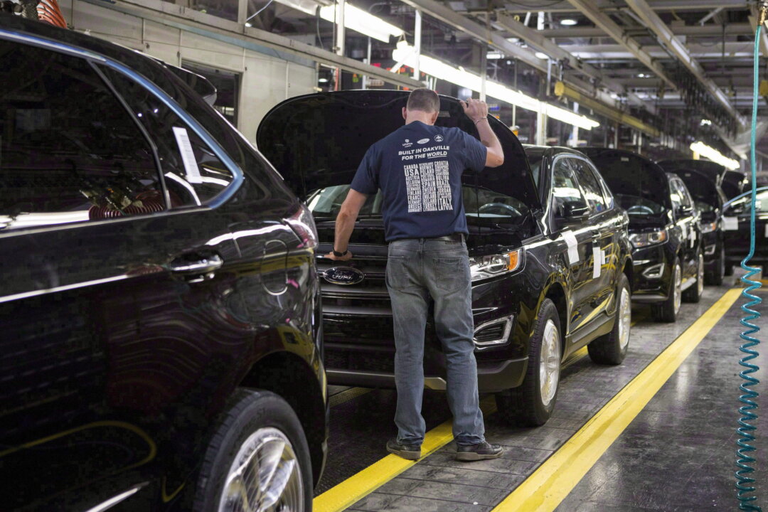 How the New US Tariffs and Canada’s Retaliatory Measures Affect Canadians