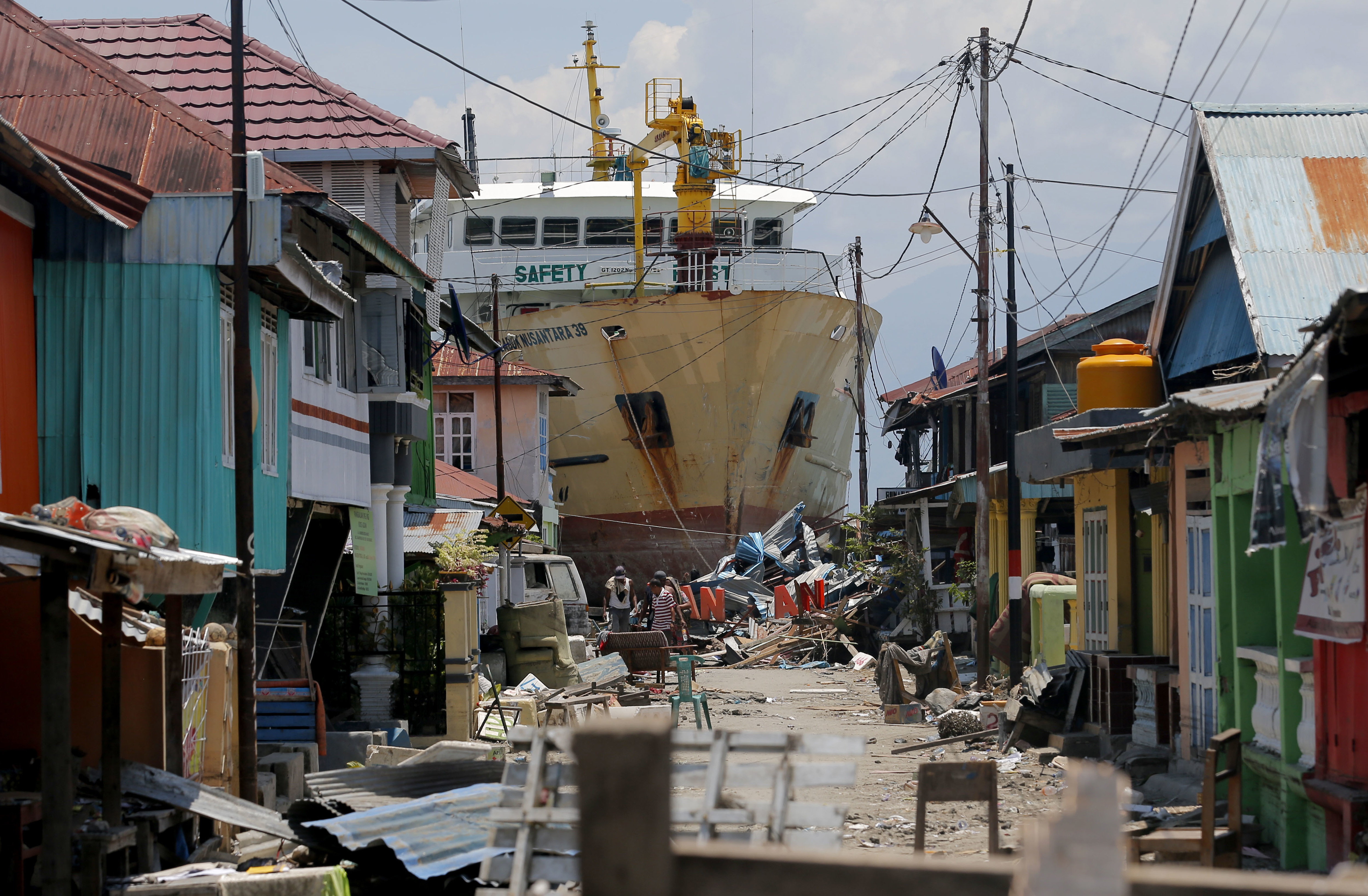 Neighborhood in Donggala, Central Sulawesi, Indonesia after earthquke