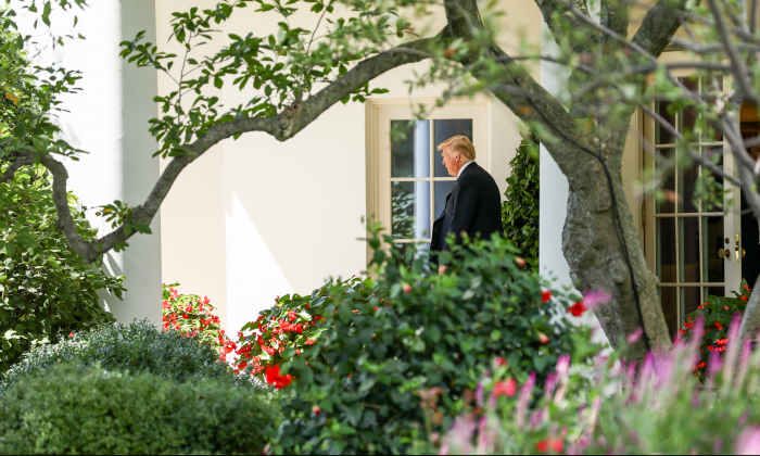 President Donald Trump departs from the White House on Aug. 31, 2018. (Samira Bouaou/The Epoch Times)