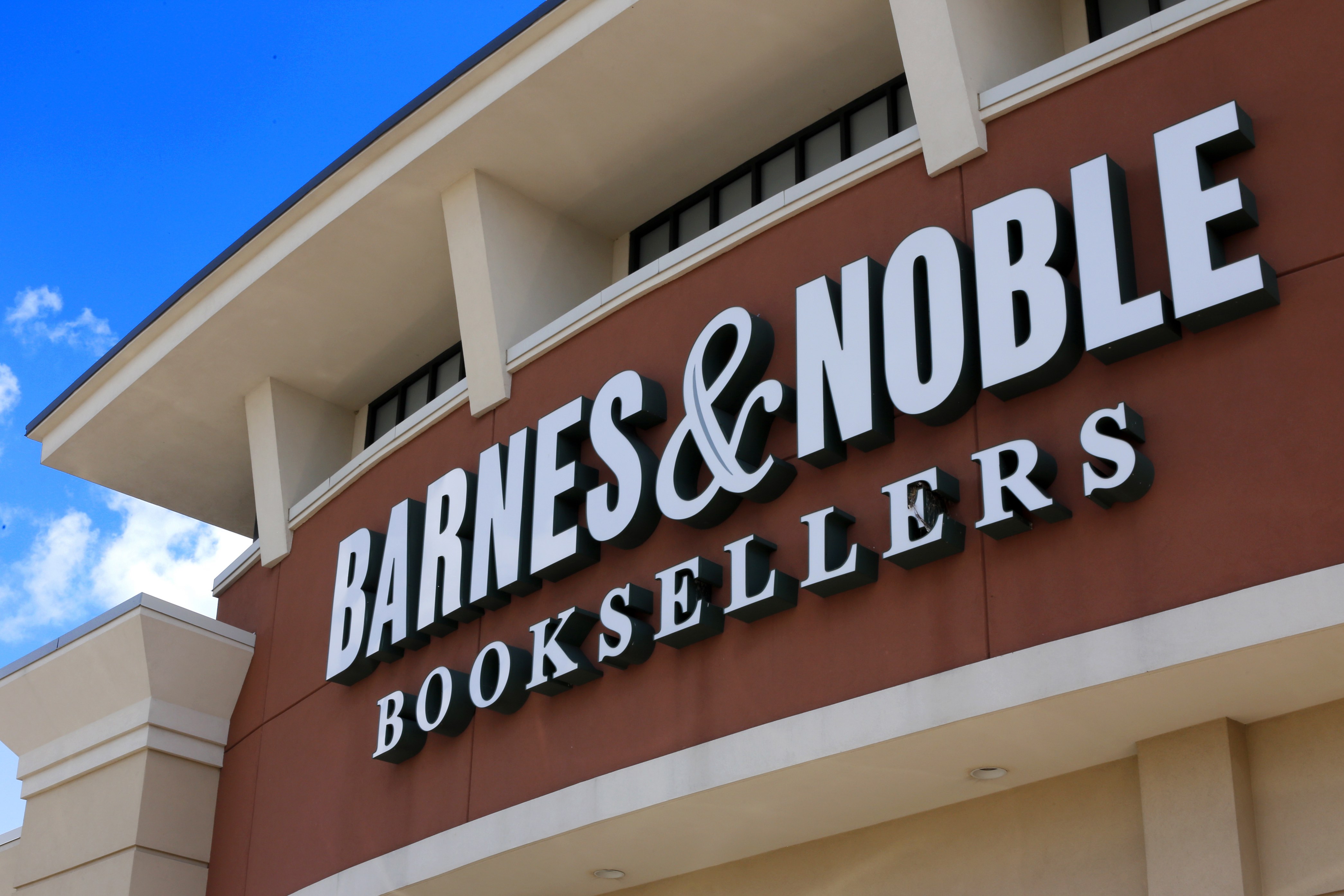 Barnes Noble Reviewing Offers To Buy Company