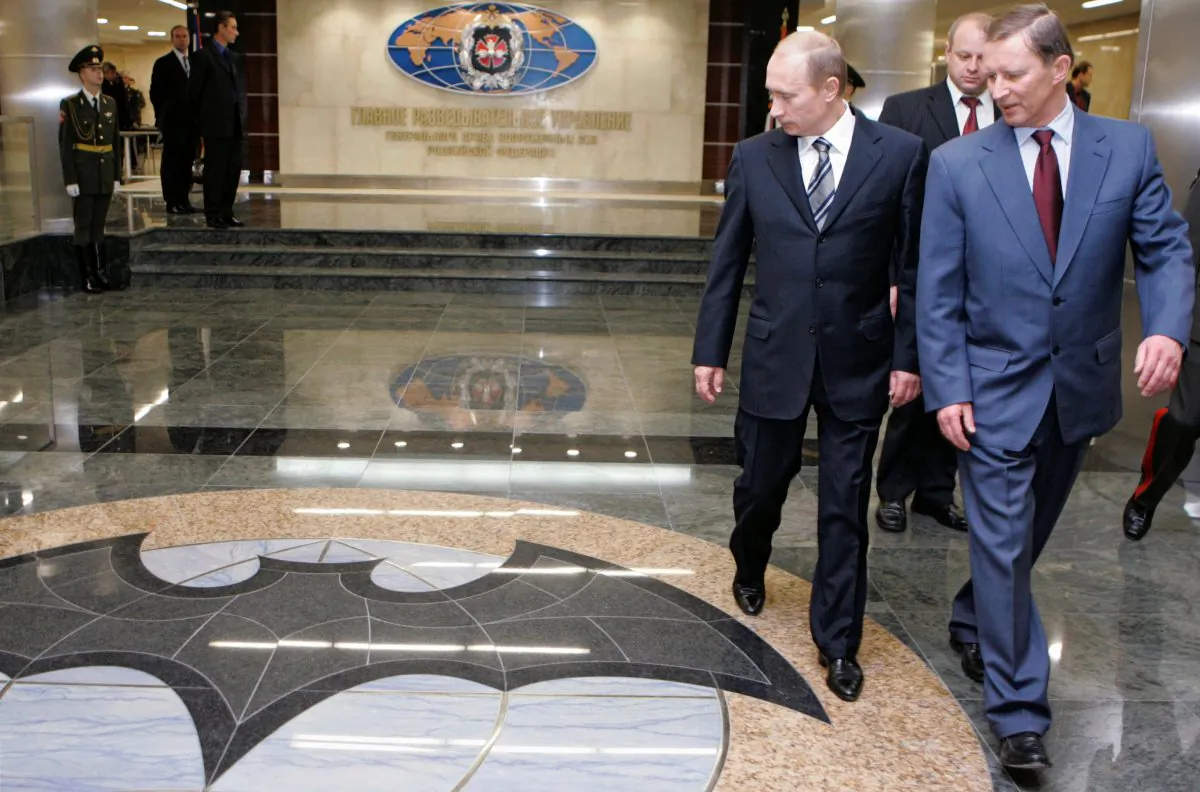 Russian President Vladimir Putin and Defense Minister Sergei Ivanov visit the GRU military intelligence headquarters building in Moscow, Russia, on Nov. 8, 2006. (Reuters/Itar-Tass/Presidential Press Service/File Photo)