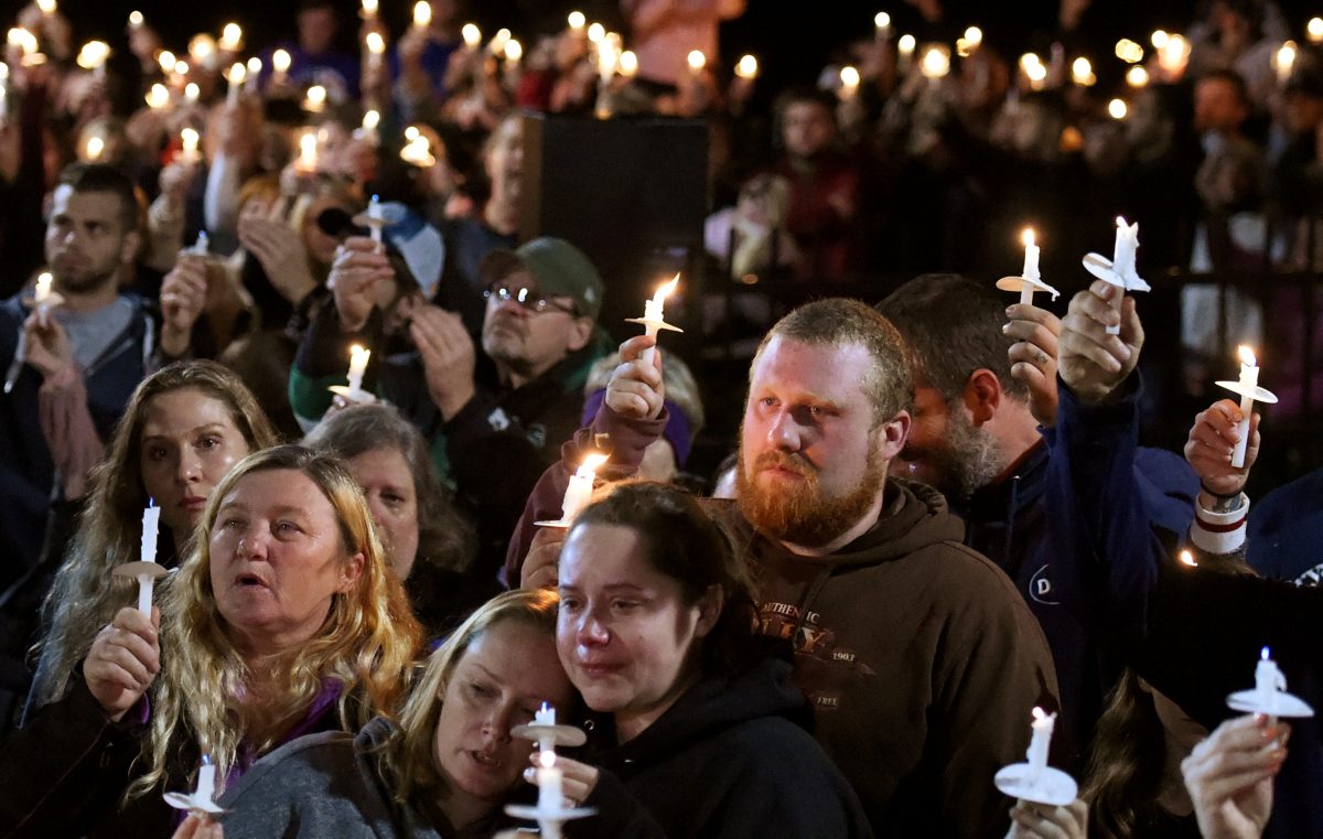 new york limo crash mourners at candlelight vigil