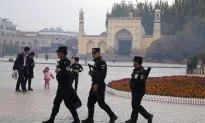 US Lawmakers Call on Trump to Help Detained Muslims in Xinjiang