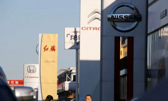 China Car Dealers Push for Tax Cut as Auto Growth Stalls
