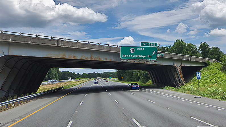 a driver can easily see the exit ramp for Exit 38B on I-295 soutbound