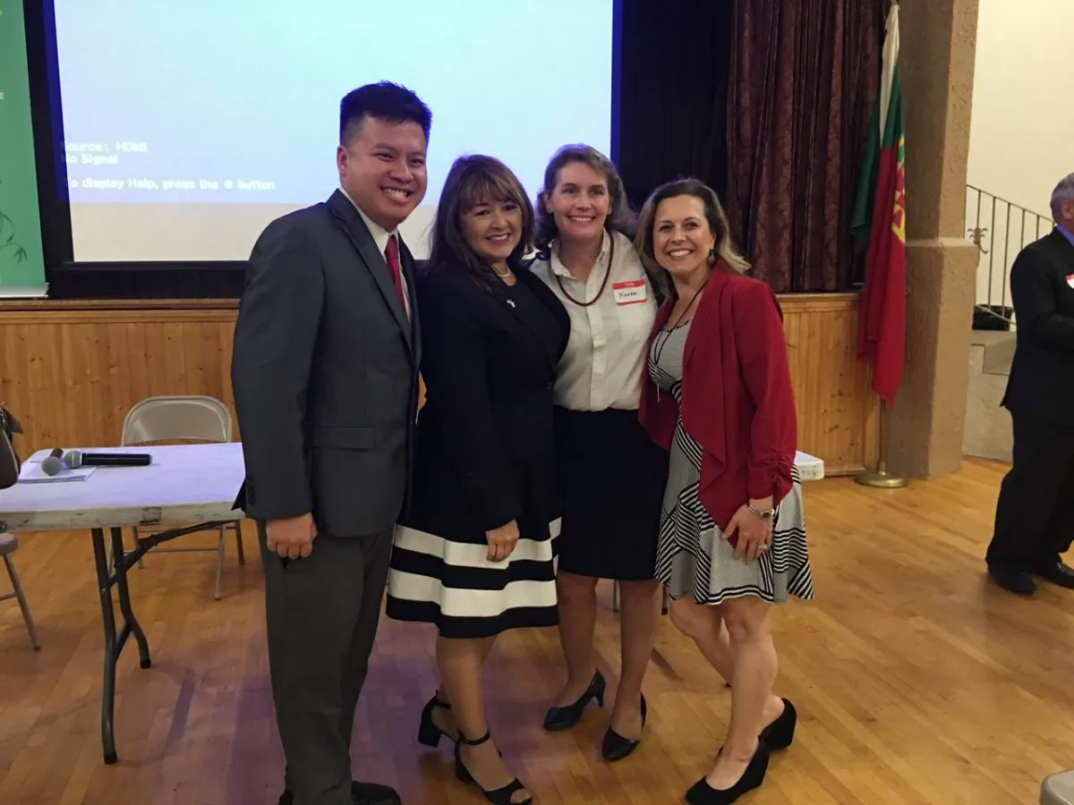 Marc Ang (L), event host and Karen Roseberry (second from R), former U.S. Senate candidate, at the Chino Valley D.E.S Club on Oct. 10, 2018. (Linda Jiang/The Epoch Times)