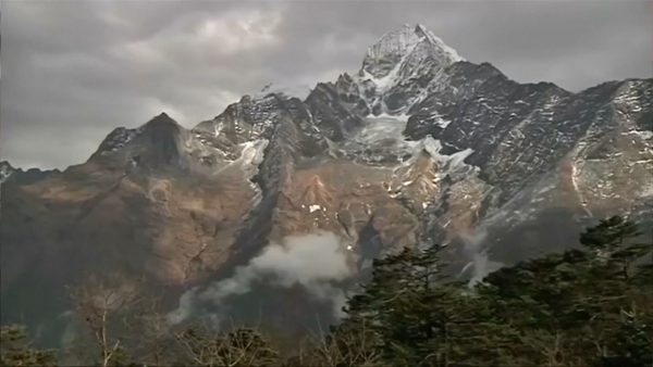 South Koreans, Nepalis among seven climbers killed in Himalayas, two missing
