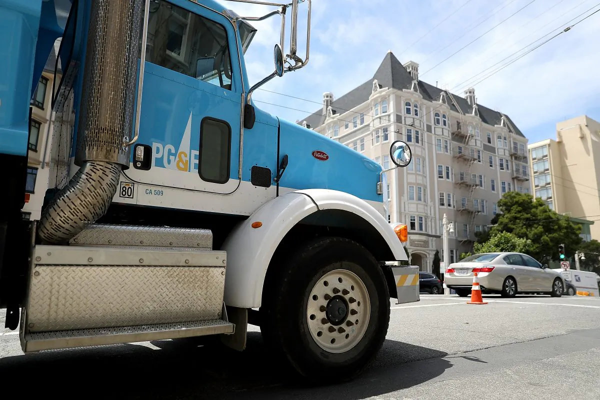 A Pacific Gas and Electric truck is parked on a street in San Francisco on June 18, 2018. (Justin Sullivan/Getty Images)
